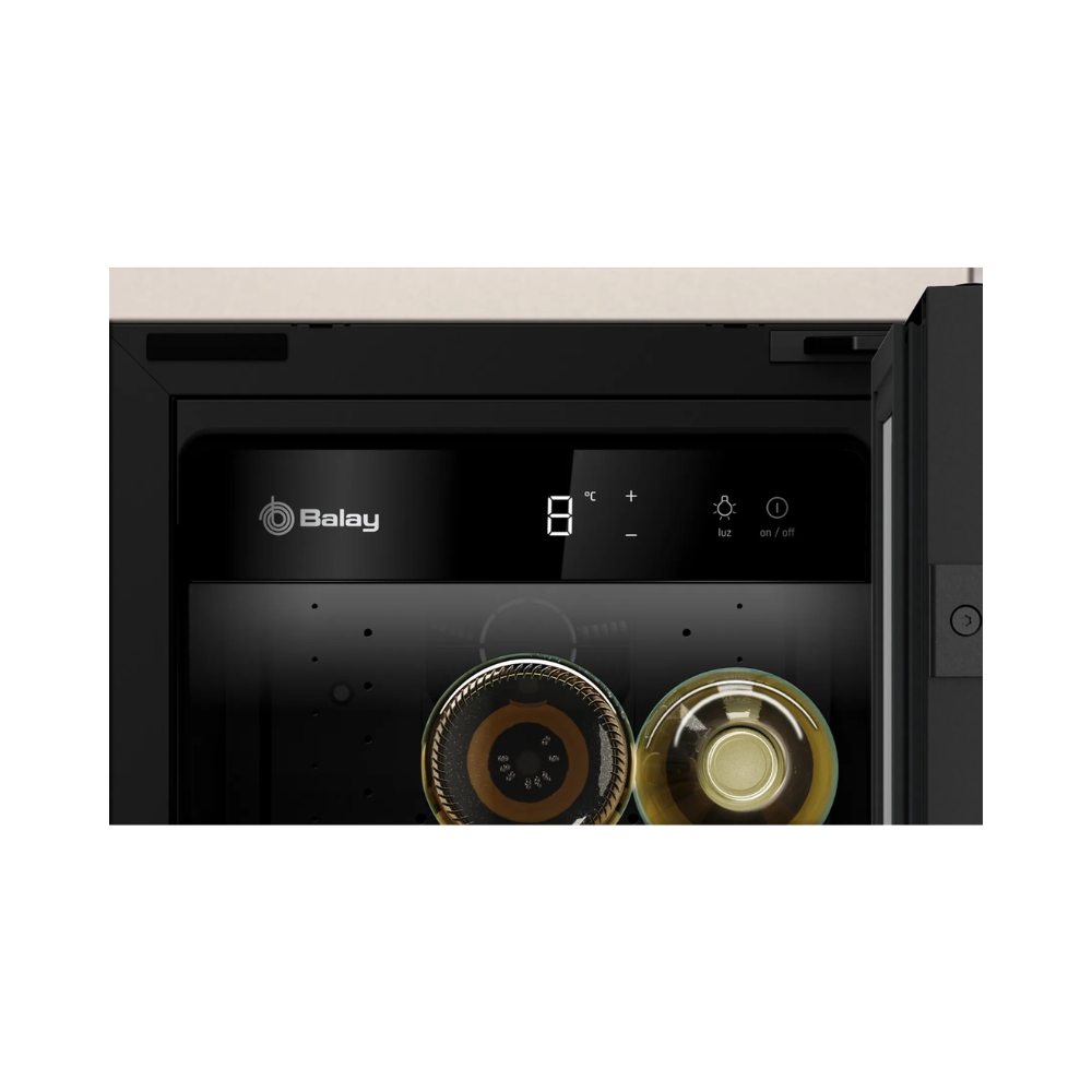Vinoteca integrable entre muebles BALAY 3WUF073B 81,8 x 29,8 cm 21 botellas de 75cl. Negro
