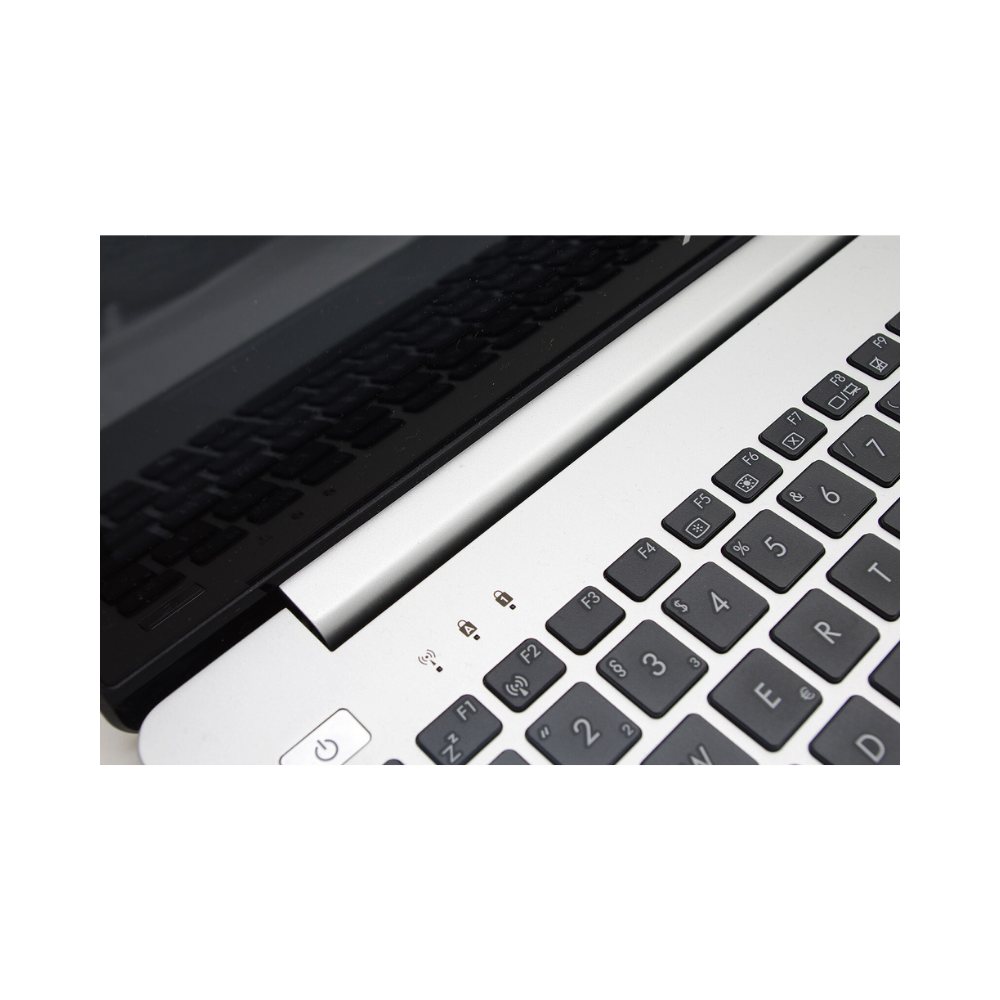 Asus S551L 15.6" i5-4200U SSD 250 GB 6 GB